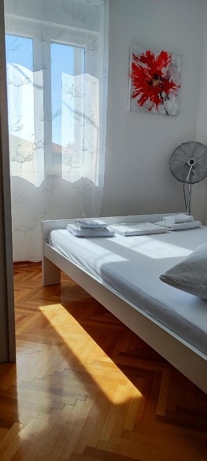 Apartman Leona Kastela Exterior photo