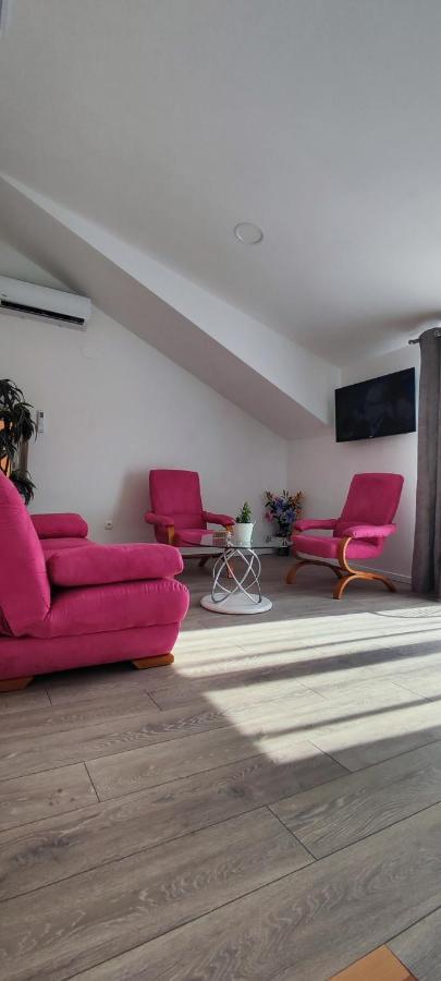 Apartman Leona Kastela Exterior photo