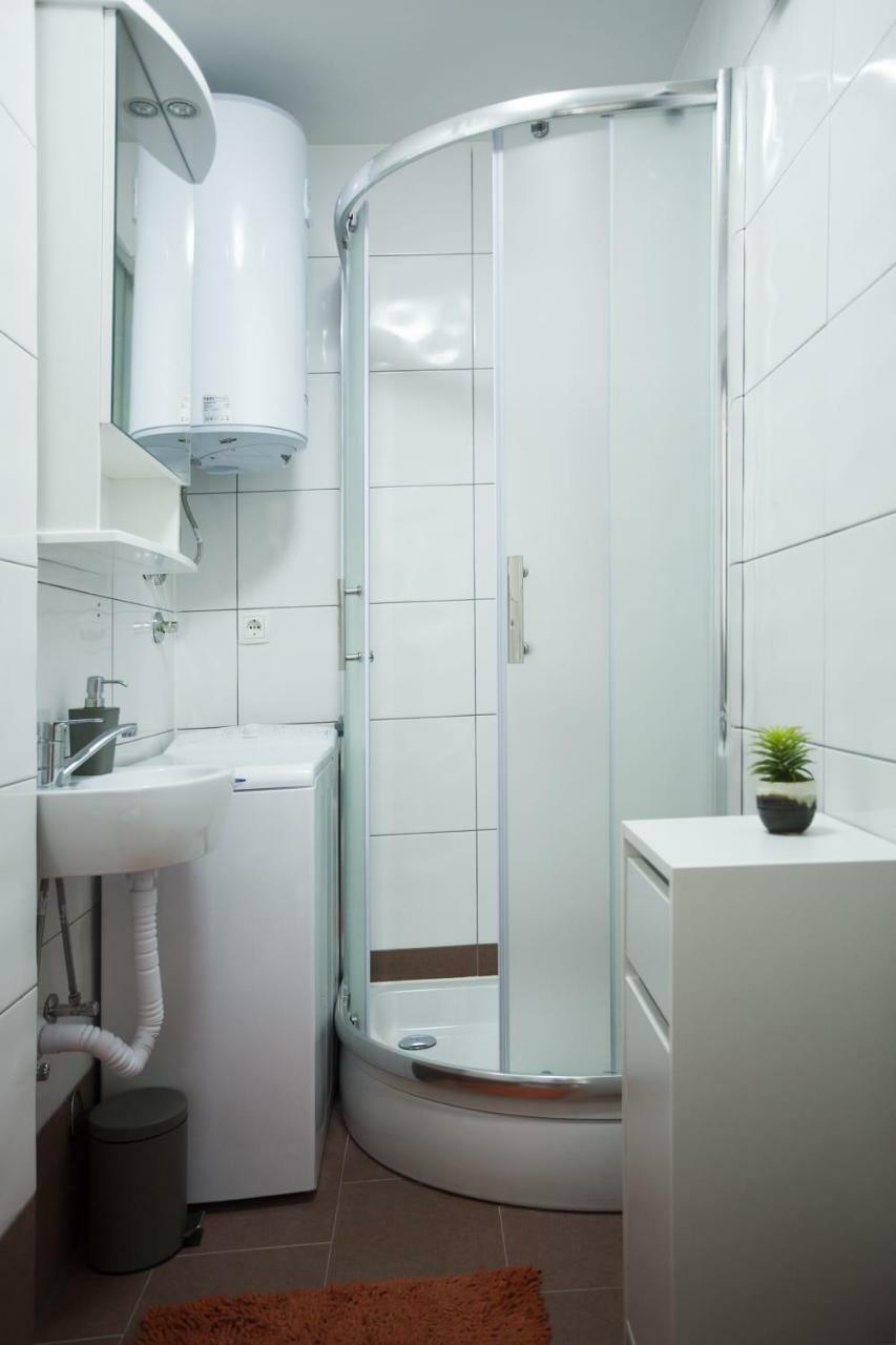 Apartman Leona Kastela Exterior photo