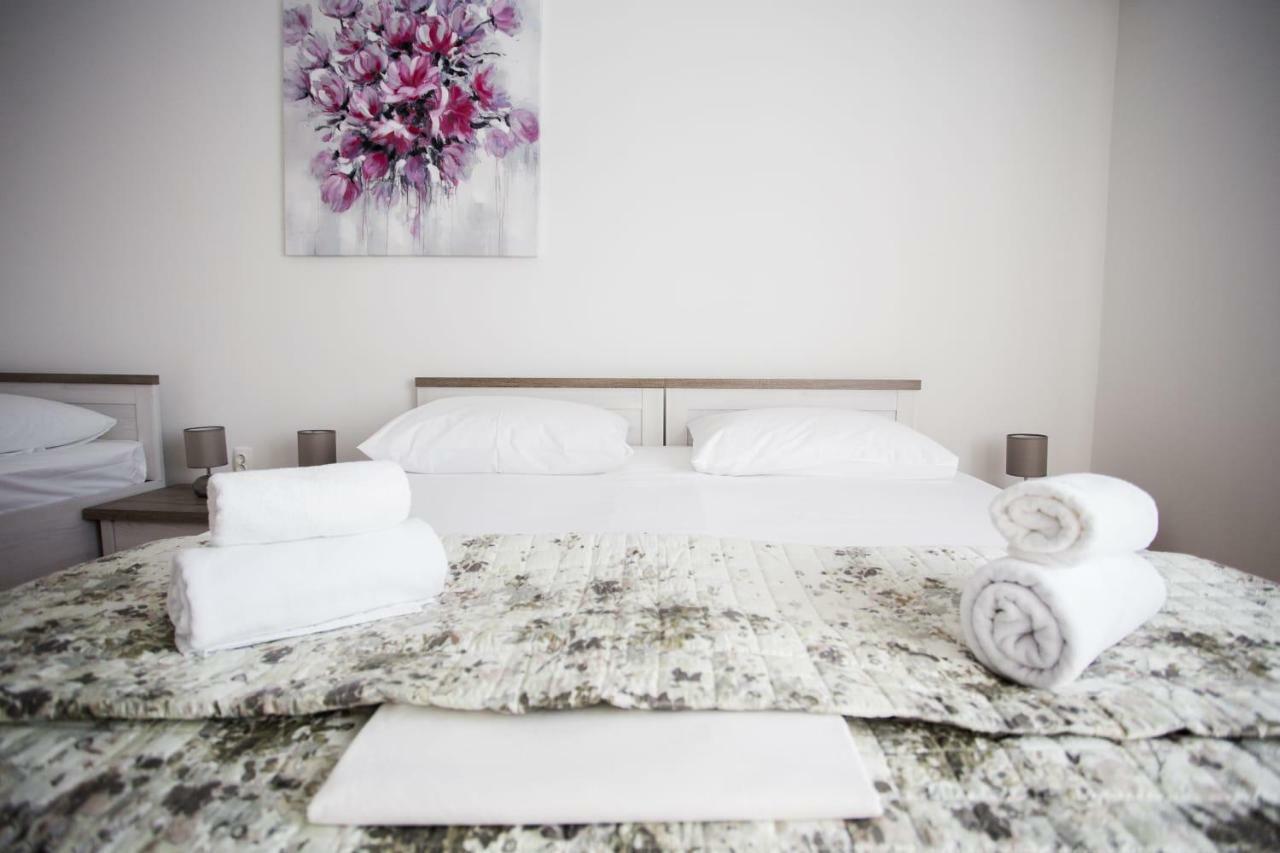 Apartman Leona Kastela Exterior photo