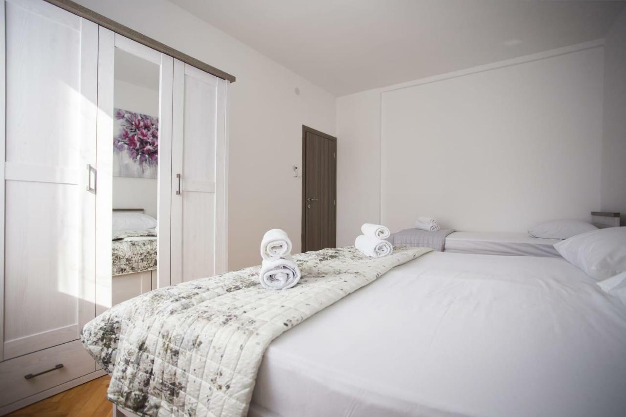 Apartman Leona Kastela Exterior photo